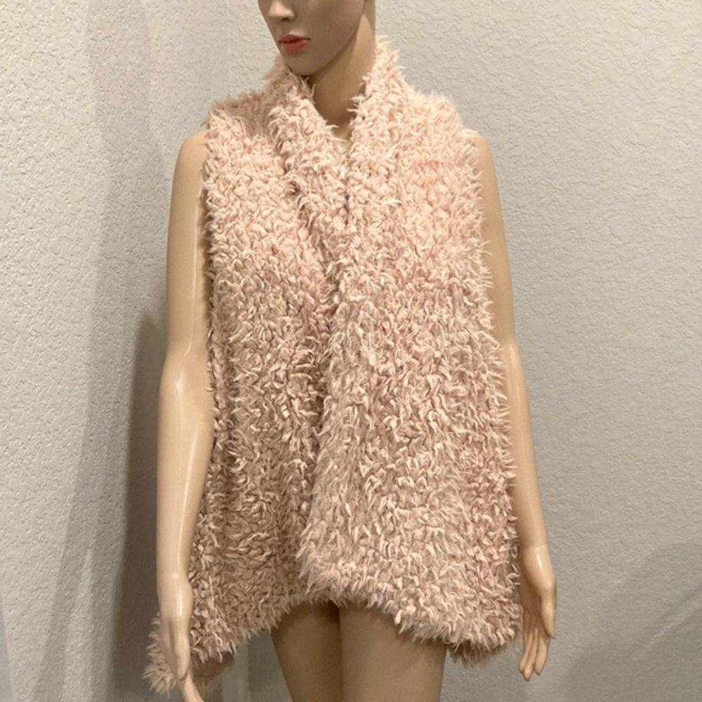 Nwot Listicle blush pink faux fur shrug